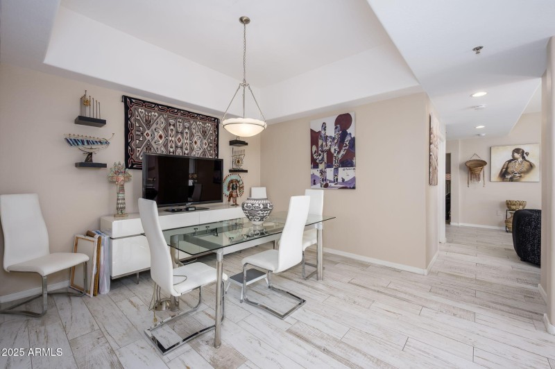 Alternate View of Dining Room!