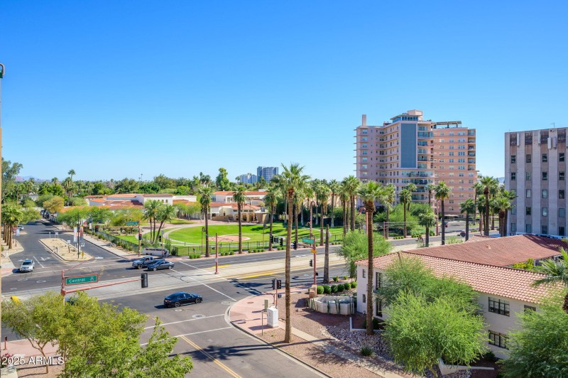 Plenty of Street Guest Parking!