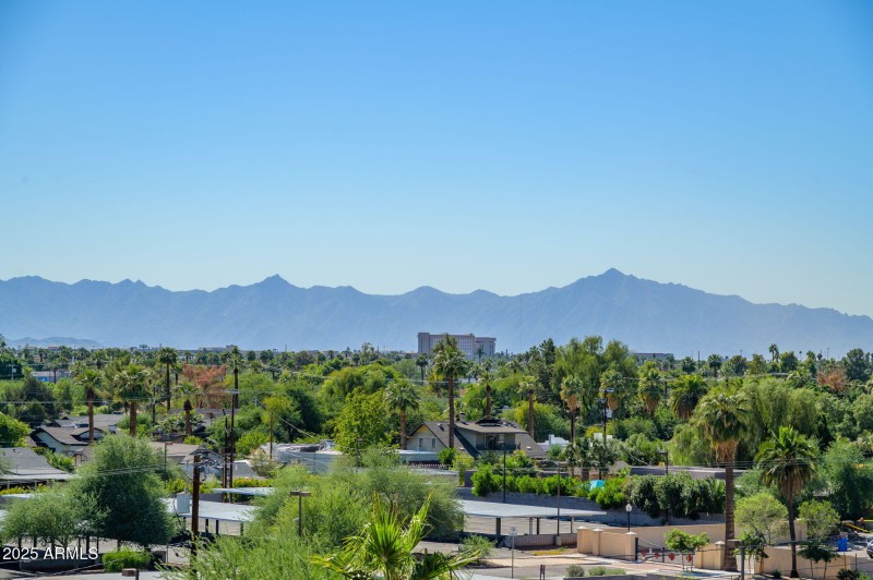 Incredible Mountain Views From Balcony!