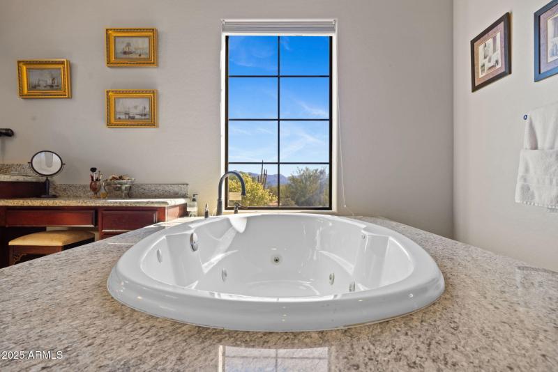 soaking tub
