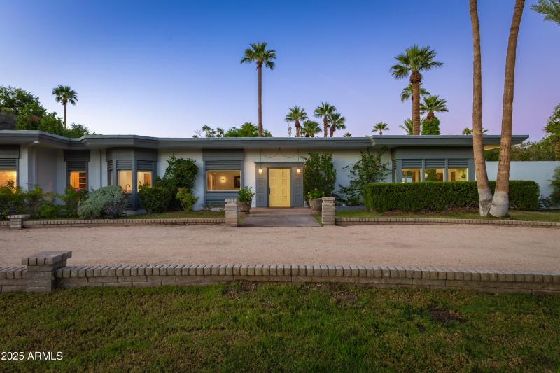 Stunning curb appeal