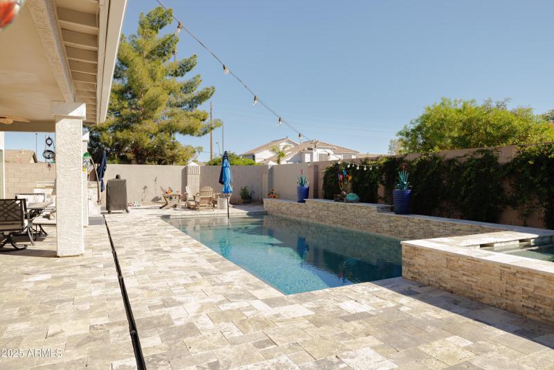 3951 E Cullumber St_05