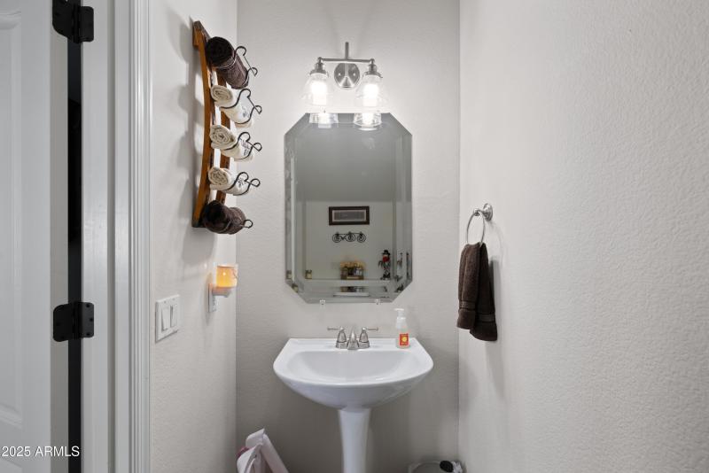 3951 E Cullumber St_11