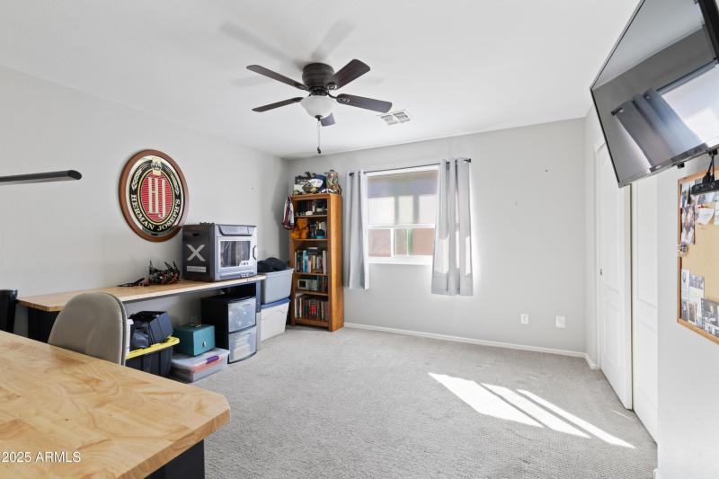 3951 E Cullumber St_14