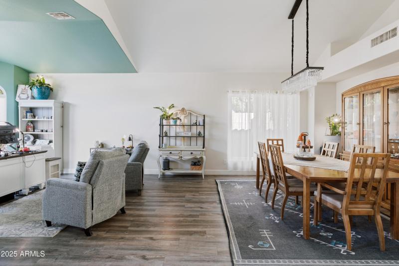 3951 E Cullumber St_21