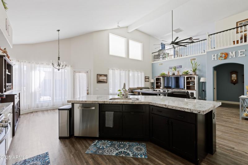 3951 E Cullumber St_30