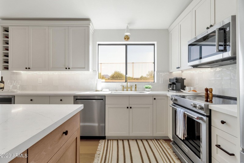 14-web-or-mls-7392-e-adele-ct