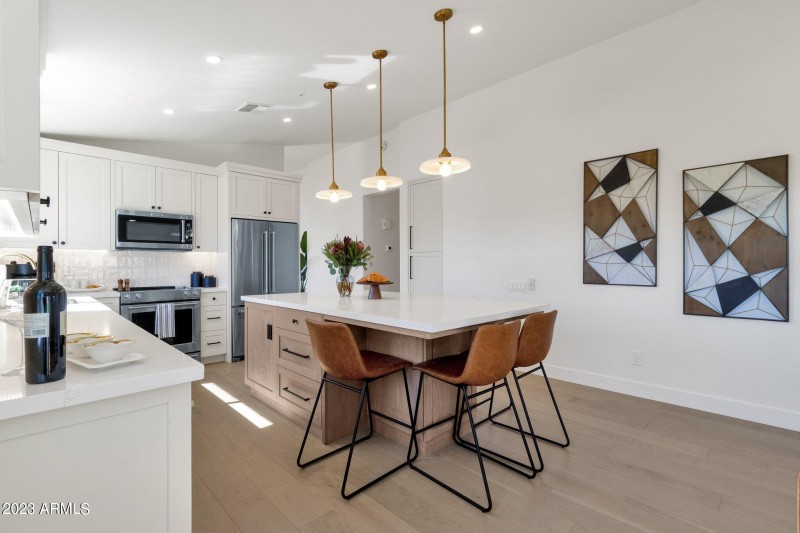 16-web-or-mls-7392-e-adele-ct