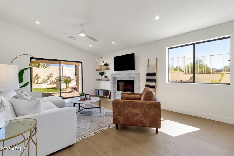 19-web-or-mls-7392-e-adele-ct