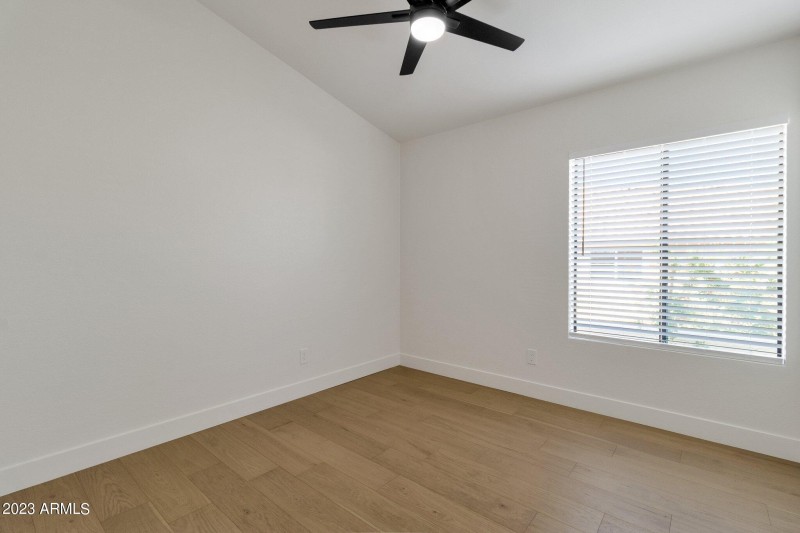 23-web-or-mls-7392-e-adele-ct