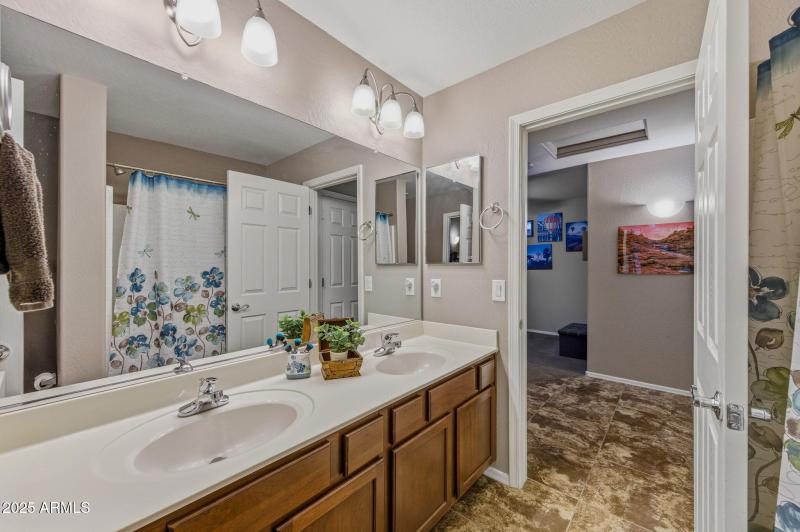 16-web-or-mls-19589 N Portarosa Ct-16