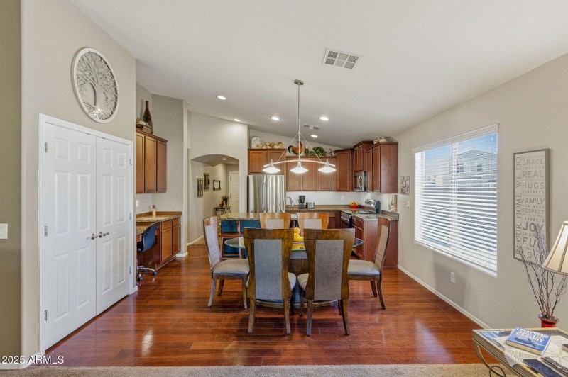 24-web-or-mls-19589 N Portarosa Ct-24