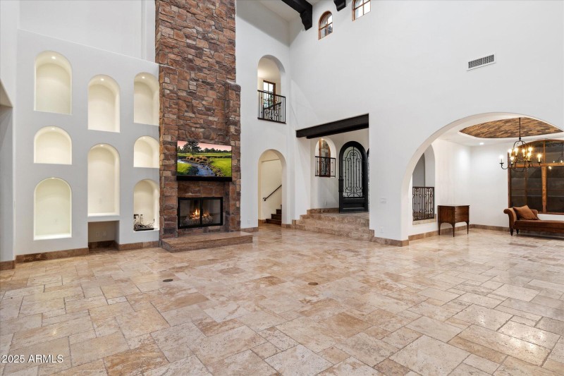 Soaring Ceilings & Custom Archways