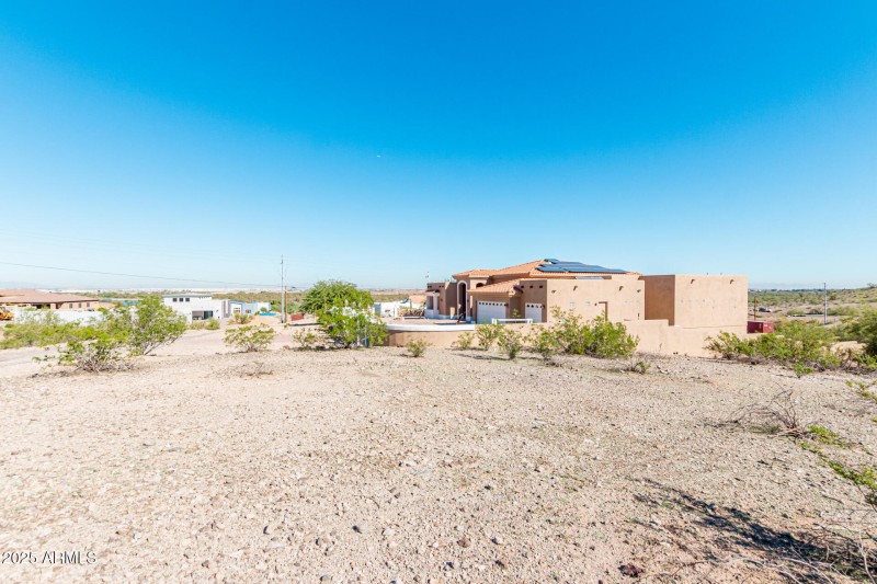 Neighbor to the north