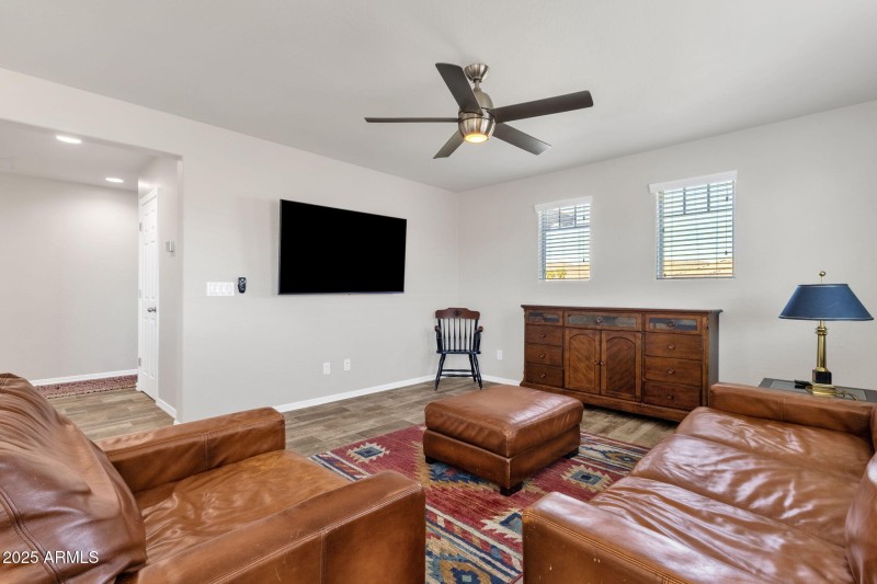 24-web-or-mls-2947-e-saltsage-dr