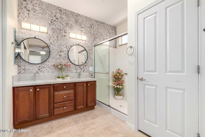 20250602201356053190000000-o - Bathroom