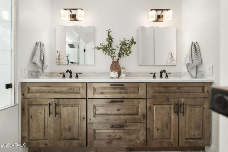 33-web-or-mls-DSC08177 copy