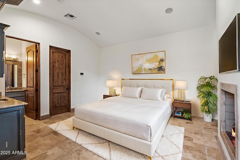 Casita w/ Kitchette & Fireplace