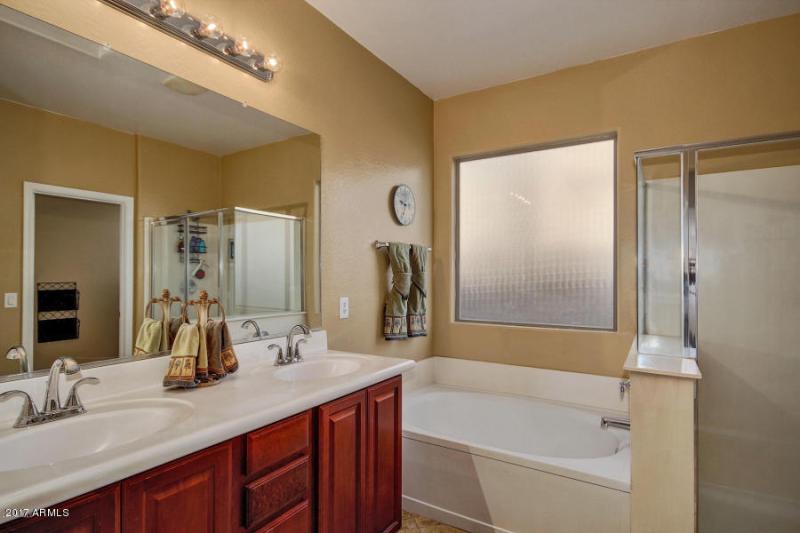 SEPERATE TUB & SHOWER AT MASTER BATH