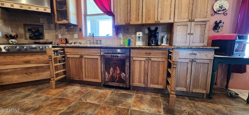 Lee-30305-Kitchen-Hidden-Spice-Rack2