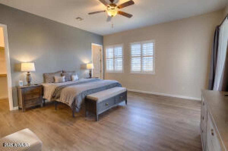 20251022234237615722000000