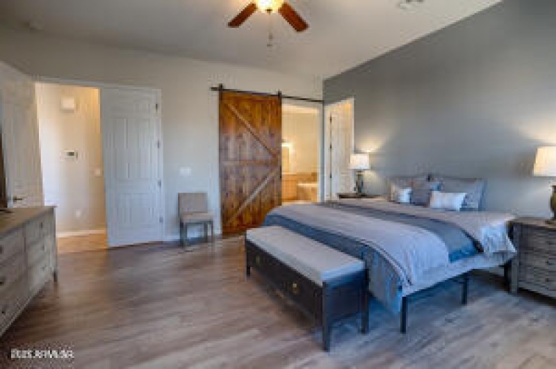 20251022234237735179000000