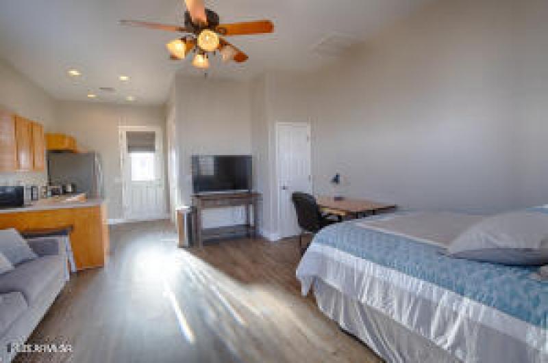 20251022234238460656000000