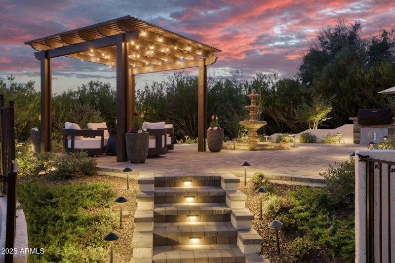 X4801 E Moonlight Way - 707