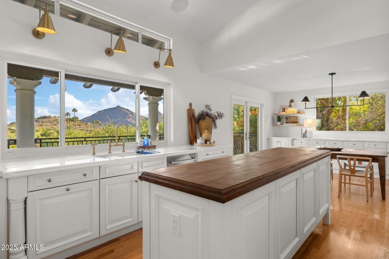 X4801 E Moonlight Way - 444