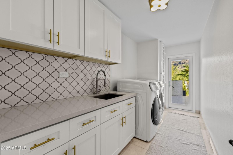 4801 E Moonlight Way - 578