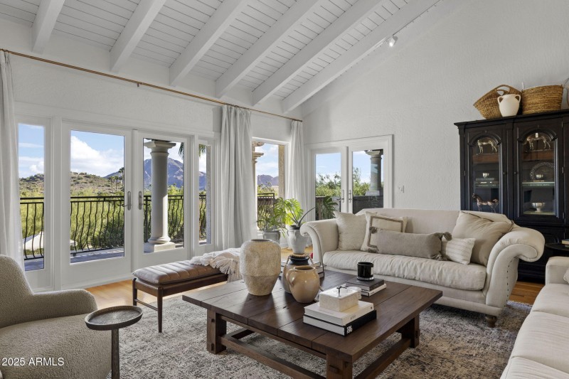 4801 E Moonlight Way - 289