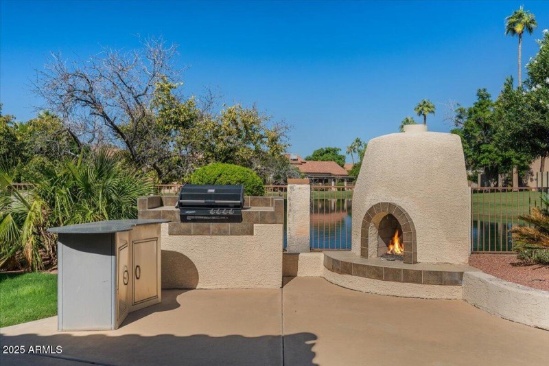 52-Fireplace and BBQ