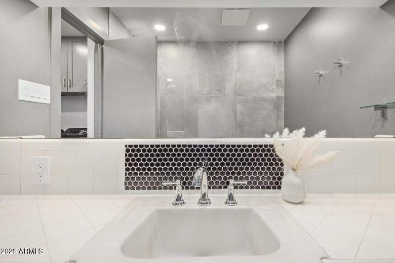 Primary Bathroom Detail