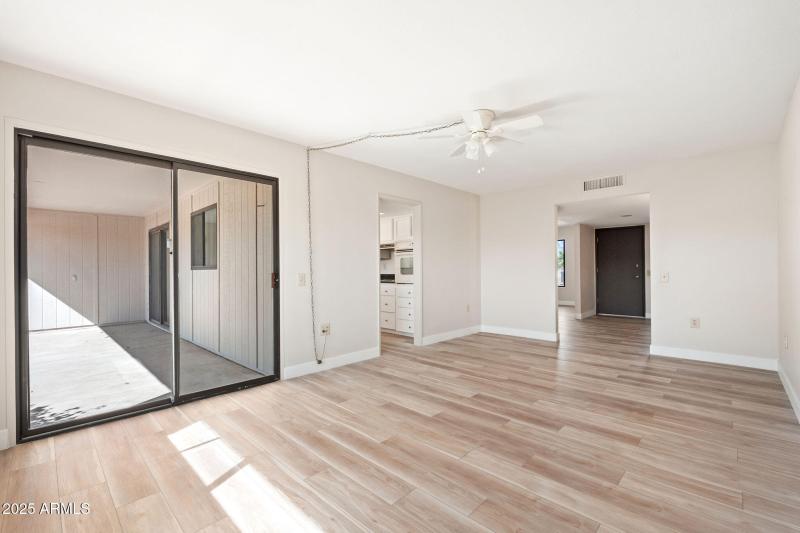 13131 W Castlebar Dr - 05