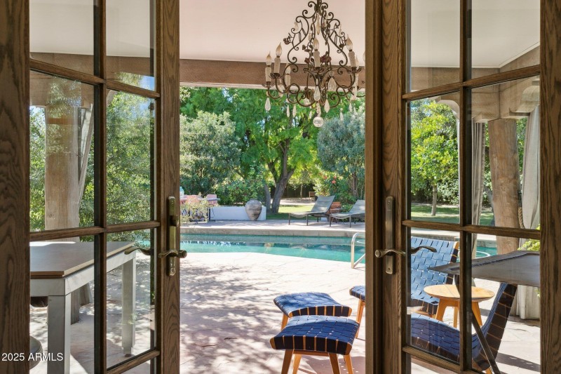 41-web-or-mls-7005-e-jackrabbit-rd