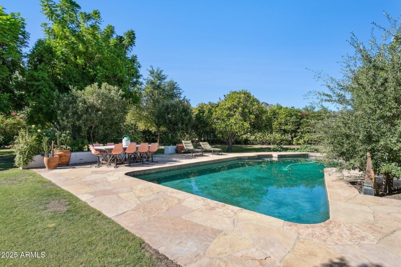 50-web-or-mls-7005-e-jackrabbit-rd