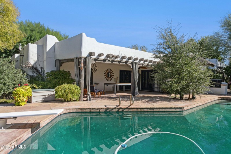 53-web-or-mls-7005-e-jackrabbit-rd