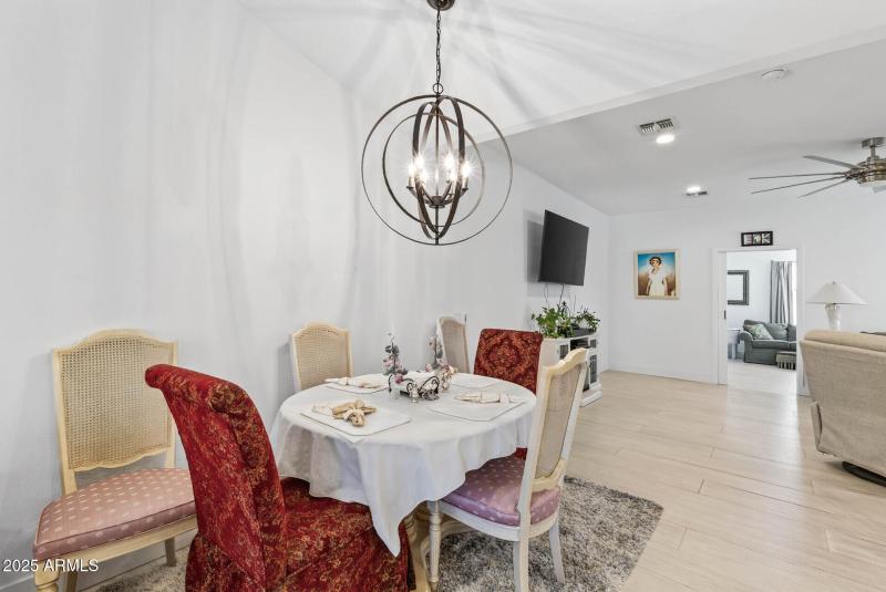 16_12907_W_Crystal_Lake16_mls