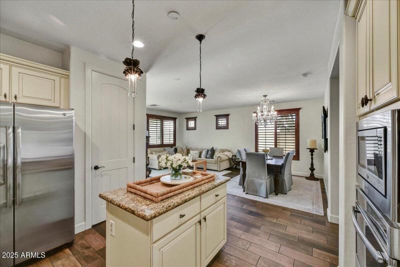 14-Kitchen to Family