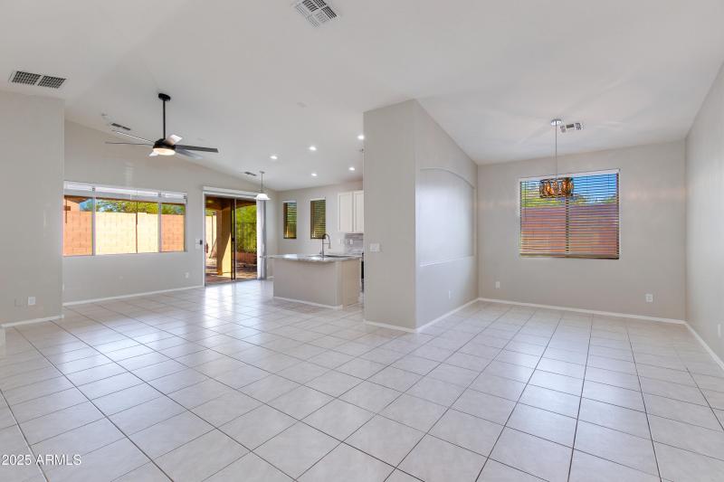 11-Via Caballo Blanco