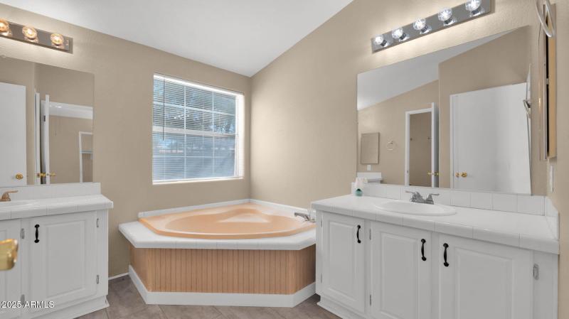 29-web-or-mls-P1188652