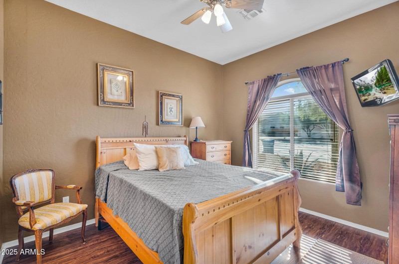 22-web-or-mls-Red Mountain-13