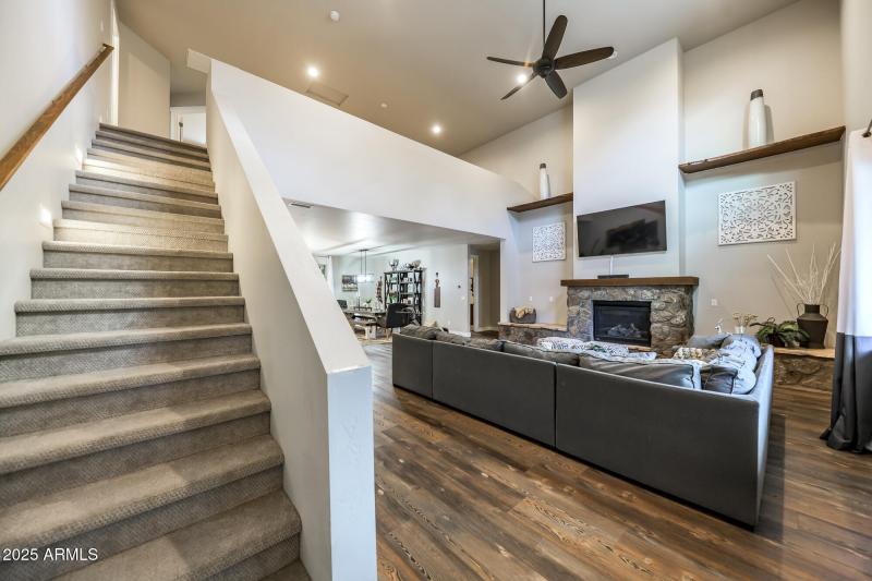 17 E Tranquil Ln (38 of 64)