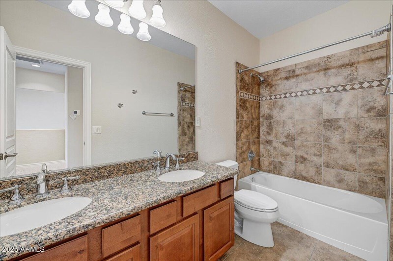 14-Full Bathroom
