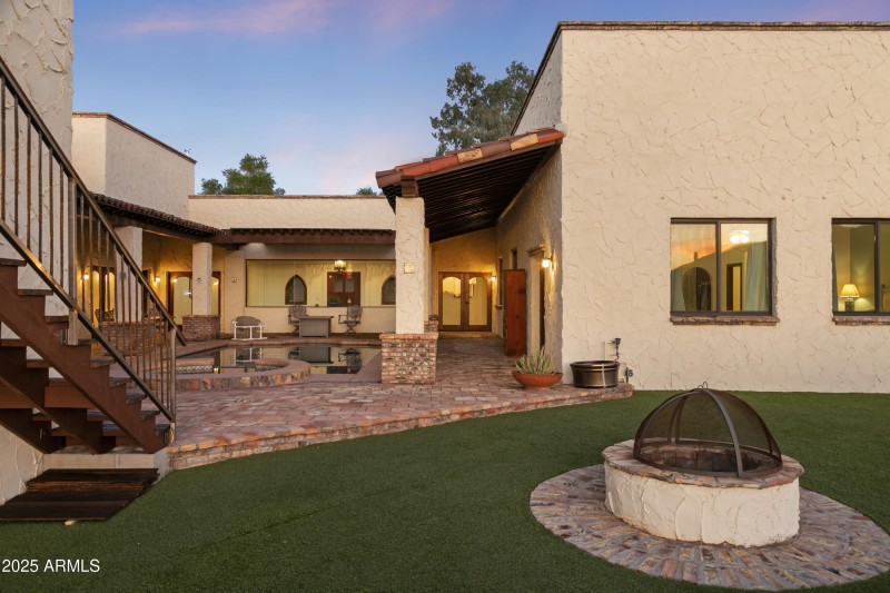 Synthetic Grass and Fire Pit