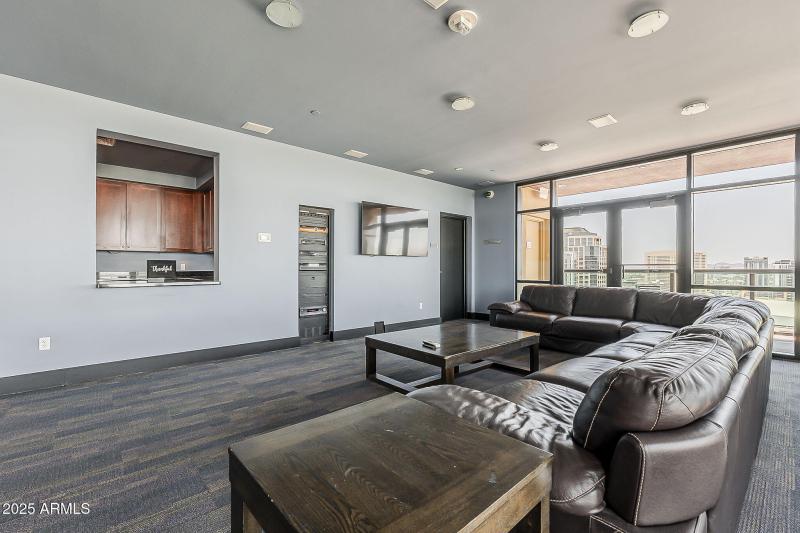 Meeting Room Rooftop w Firepit