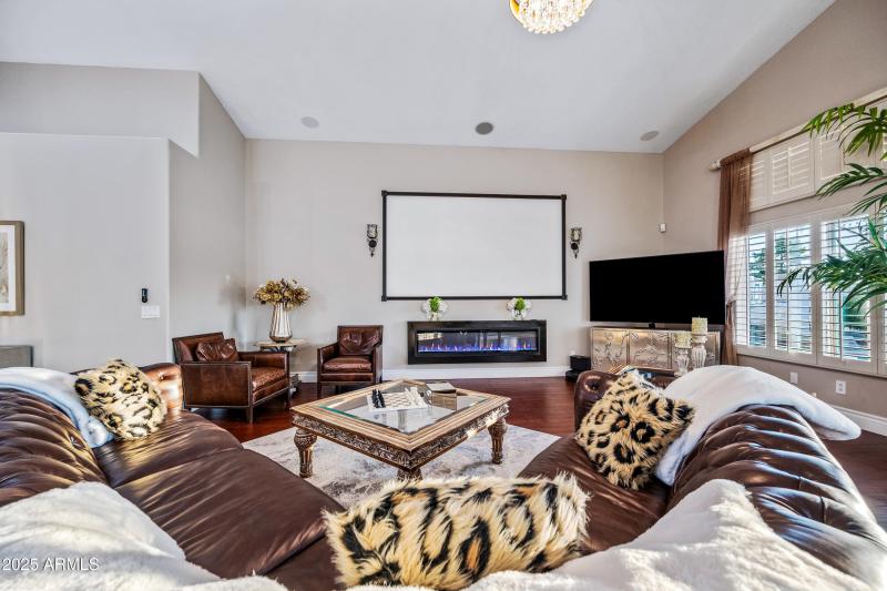 10-1817EWTC-ocupix-IR