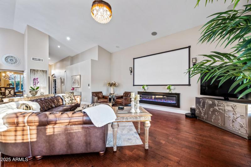 11-1817EWTC-ocupix-IR