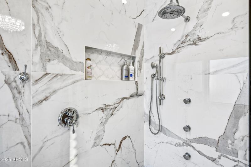 74-1817EWTC-ocupix-IR