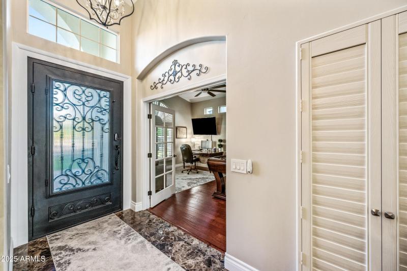 77-1817EWTC-ocupix-IR